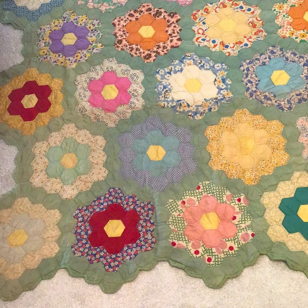 Antique Pennsylvania Appliquéd Quilt - Picture 8 of 14